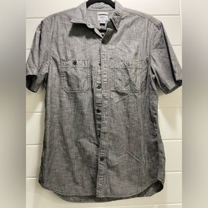 Men’s short sleeve button down